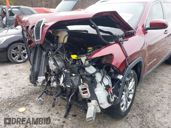 2019 Jeep Cherokee Latitude Plus with VIN 1C4PJLLBXKD278488, listed as a IAAI auction lot 41750218 with 83,203 mi miles. Bid and sale history available at carsss.com. Image 6.