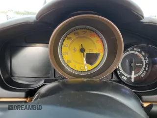 2010 Ferrari California z VIN ZFF65LJA1A0169614, wystawiony jako Copart lot #74346564 z przebiegiem Nie podano mil oraz Szkody całkowita. Historia ofert i sprzedaży dostępna na DreamBid. Obrazek 9.