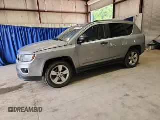 2016 Jeep Compass Sport z VIN 1C4NJDBB8GD535525, wystawiony jako Copart lot #63587065 z przebiegiem 159 381 mil mil oraz Szkoda całkowita • Salvage title. Historia ofert i sprzedaży dostępna na DreamBid. Obrazek 1.