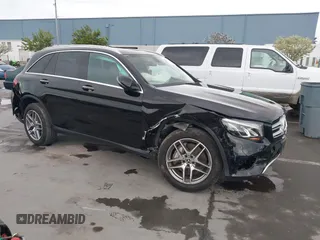 2019 Mercedes-Benz GLC 300 z VIN WDC0G4KBXKF593247, wystawiony jako IAAI lot #41913203 z przebiegiem 30 833 mil mil oraz . Historia ofert i sprzedaży dostępna na DreamBid. Obrazek 1.