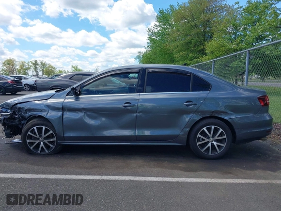2017 Volkswagen Jetta SE with VIN 3VWDB7AJ6HM336253, listed as a IAAI auction lot 42205788 with 132,767 mi miles and . Bid and sale history available at DreamBid. Image 14.