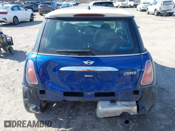 2002 MINI Hardtop with VIN WMWRC33482TC36492, listed as a IAAI auction lot 41633112 with 133,672 mi miles and . Bid and sale history available at DreamBid. Image 16.