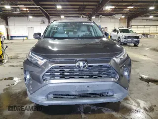 2022 Toyota RAV4 XLE Premium with VIN 2T3C1RFV3NC189846, listed as a Copart auction lot 81810294 with 55,408 mi miles and Salvage title. Bid and sale history available at DreamBid. Image 5.