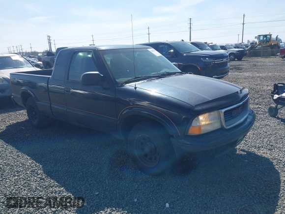 2002 GMC Sonoma SLS with VIN 1GTCS195628114990, listed as a IAAI auction lot 41862132 with 260,241 mi miles. Bid and sale history available at carsss.com. Image 1.
