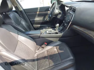 2017 Nissan Maxima SR with VIN 1N4AA6AP2HC401968, listed as a IAAI auction lot 40267157 with 94,254 mi miles and . Bid and sale history available at DreamBid. Image 5.