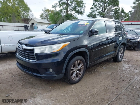 2014 Toyota Highlander XLE with VIN 5TDKKRFH9ES021924, listed as a IAAI auction lot 41826858 with 302,407 mi miles. Bid and sale history available at carsss.com. Image 2.