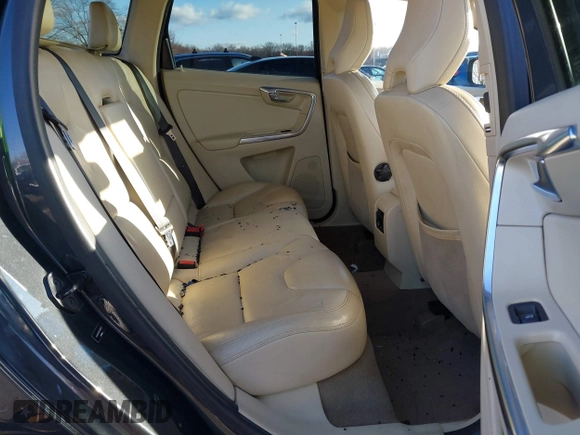 2012 Volvo XC60 3.0L with VIN YV4902DZ9C2309922, listed as a IAAI auction lot 41853170 with 121,325 mi miles. Bid and sale history available at carsss.com. Image 8.