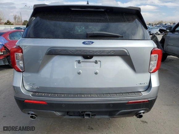 2023 Ford Explorer XLT with VIN 1FMSK8DH2PGA54656, listed as a Copart auction lot 48064635 with 17,902 mi miles and Salvage Title. Bid and sale history available at carsss.com. Image 6.