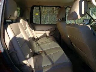 2010 Ford Explorer Eddie Bauer z VIN 1FMEU7EE3AUA40960, wystawiony jako Copart lot #83156534 z przebiegiem 241 865 mil mil oraz Czysty tytuł • Clean title. Historia ofert i sprzedaży dostępna na DreamBid. Obrazek 11.