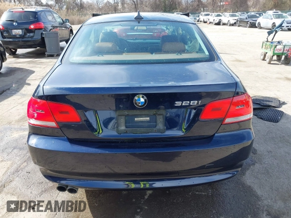 2009 BMW 3 Series 328i xDrive z VIN WBAWC33589PU84317, wystawiony jako IAAI lot #41817634 z przebiegiem 166 052 mil mil oraz . Historia ofert i sprzedaży dostępna na DreamBid. Obrazek 16.