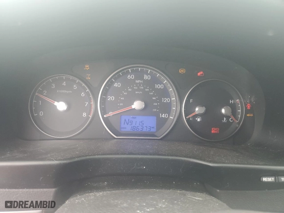 2012 Hyundai Santa Fe SE with VIN 5XYZHDAG2CG106869, listed as a Copart auction lot 75944384 with 186,373 mi miles and Salvage Title. Bid and sale history available at carsss.com. Image 9.