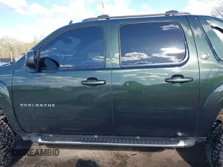 2013 Chevrolet Avalanche LT with VIN 3GNTKFE76DG195370, listed as a IAAI auction lot 42033278 with 159,167 mi miles and . Bid and sale history available at DreamBid. Image 15.