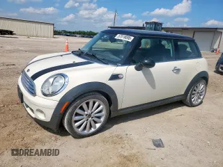 2010 MINI Hardtop with VIN WMWMF3C50ATZ61512, listed as a Copart auction lot 57819095 with 150,848 mi miles and Clean title. Bid and sale history available at DreamBid. Image 1.