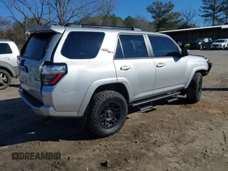 2024 Toyota 4Runner TRD Off Road z VIN JTERU5JR6R6255876, wystawiony jako IAAI lot #41281427 z przebiegiem 11 474 mil mil oraz . Historia ofert i sprzedaży dostępna na DreamBid. Obrazek 4.