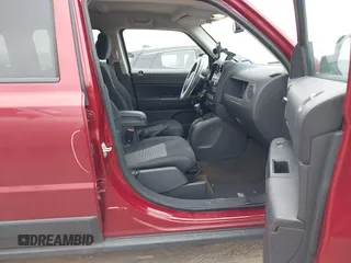 2017 Jeep Patriot Sport z VIN 1C4NJPBB0HD201718, wystawiony jako IAAI lot #41614102 z przebiegiem 88 194 mil mil oraz . Historia ofert i sprzedaży dostępna na DreamBid. Obrazek 5.