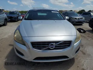 2012 Volvo S60 T5 z VIN YV1622FSXC2036628, wystawiony jako Copart lot #55798105 z przebiegiem 146 719 mil mil oraz Szkoda całkowita • Salvage title. Historia ofert i sprzedaży dostępna na DreamBid. Obrazek 5.