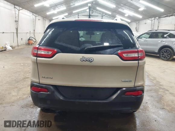 2014 Jeep Cherokee Latitude z VIN 1C4PJMCB0EW291782, wystawiony jako IAAI lot #42124092 z przebiegiem 170 265 mil mil oraz . Historia ofert i sprzedaży dostępna na DreamBid. Obrazek 16.