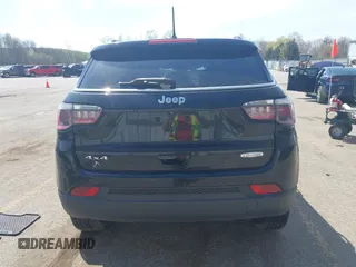 2018 Jeep Compass Latitude with VIN 3C4NJDBB1JT265894, listed as a IAAI auction lot 42109967 with 92,944 mi miles and . Bid and sale history available at DreamBid. Image 17.