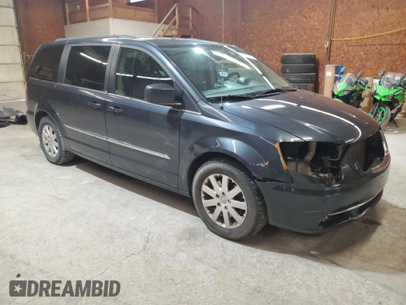 2014 Chrysler Town & Country Touring z VIN 2C4RC1BG5ER326758, wystawiony jako Copart lot #48863395 z przebiegiem 203 552 mil mil oraz Szkoda całkowita • Salvage title. Historia ofert i sprzedaży dostępna na DreamBid. Obrazek 4.