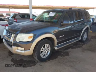 2007 Ford Explorer Eddie Bauer z VIN 1FMEU74867UA41718, wystawiony jako IAAI lot #42262818 z przebiegiem 129 454 mil mil oraz . Historia ofert i sprzedaży dostępna na DreamBid. Obrazek 2.
