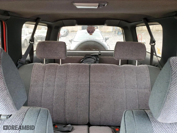 1990 Toyota 4Runner SR5 with VIN JT3VN39WXL0031586, listed as a Copart auction lot 85439374 with 100,264 mi miles and Clean Title. Bid and sale history available at carsss.com. Image 10.