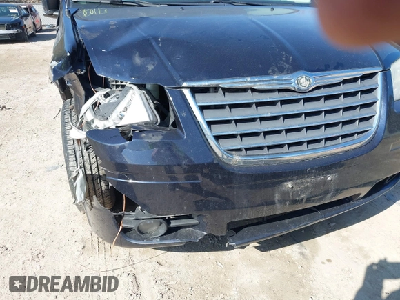 2010 Chrysler Town & Country Touring with VIN 2A4RR5D16AR142271, listed as a IAAI auction lot 41733399 with 181,352 mi miles. Bid and sale history available at carsss.com. Image 12.