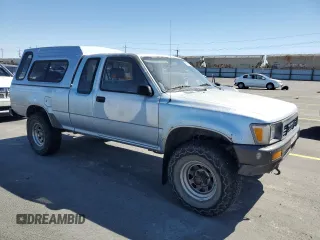 1991 Toyota Pickup z VIN JT4RN13PXM6031833, wystawiony jako Copart lot #58953095 z przebiegiem 252 237 mil mil oraz Czysty tytuł • Clean title. Historia ofert i sprzedaży dostępna na DreamBid. Obrazek 4.