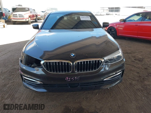 2019 BMW 5 Series 530i z VIN WBAJA5C52KWW20562, wystawiony jako IAAI lot #42075298 z przebiegiem Nie podano mil oraz . Historia ofert i sprzedaży dostępna na DreamBid. Obrazek 12.