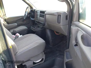 2004 GMC Savana Cargo Van with VIN 1GTFG15X741153301, listed as a IAAI auction lot 41296361 with 147,759 mi miles. Bid and sale history available at carsss.com. Image 5.