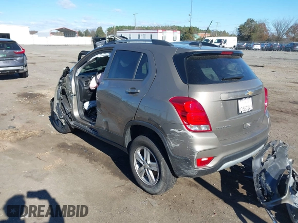 2021 Chevrolet Trax LT with VIN KL7CJPSB4MB339238, listed as a IAAI auction lot 40836414 with 32,920 mi miles. Bid and sale history available at carsss.com. Image 3.
