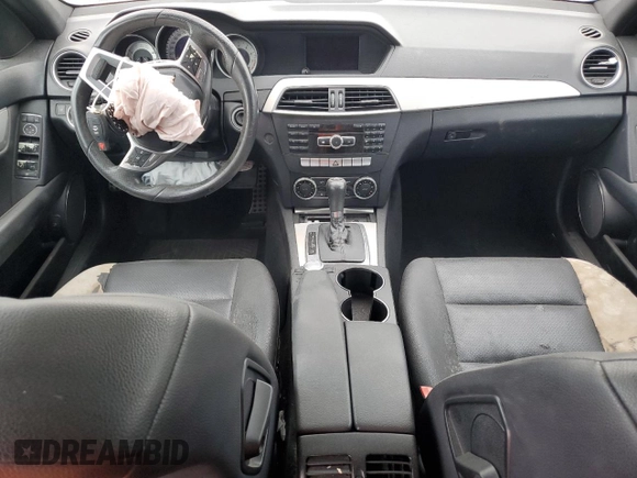 2013 Mercedes-Benz C 250 Sport с VIN WDDGF4HBXDR282357, выставлен на аукционе Copart как лот 61191975 с пробегом 73 832 миль миль и На запчасти • Non repairable. История ставок и продаж доступна на DreamBid. Изображение 8.