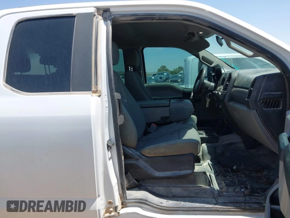2017 Ford F-250 XLT with VIN 1FT7X2B61HEF18219, listed as a IAAI auction lot 42256823 with 174,381 mi miles and . Bid and sale history available at DreamBid. Image 5.