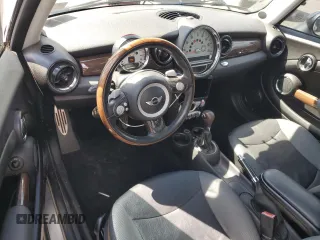 2008 MINI Hardtop with VIN WMWMF33528TT64260, listed as a Copart auction lot 52642935 with 82,502 mi miles and Salvage Title. Bid and sale history available at DreamBid. Image 8.