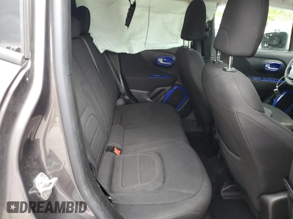 2020 Jeep Renegade Latitude z VIN ZACNJBBB1LPL03636, wystawiony jako Copart lot #55380425 z przebiegiem 68 858 mil mil oraz Szkoda całkowita • Salvage title. Historia ofert i sprzedaży dostępna na DreamBid. Obrazek 11.