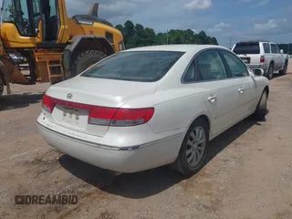 2006 Hyundai Azera SE with VIN KMHFC46F66A098423, listed as a IAAI auction lot 42519025 with Not provided miles and . Bid and sale history available at DreamBid. Image 4.