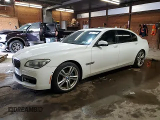 2013 BMW 7 Series 750Li z VIN WBAYE8C58DD133000, wystawiony jako Copart lot #60814485 z przebiegiem 123 172 mil mil oraz Czysty tytuł • Clean title. Historia ofert i sprzedaży dostępna na DreamBid. Obrazek 1.
