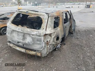 2019 Ford Explorer XLT z VIN 1FM5K7D82KGA09524, wystawiony jako IAAI lot #42397174 z przebiegiem Nie podano mil oraz . Historia ofert i sprzedaży dostępna na DreamBid. Obrazek 4.