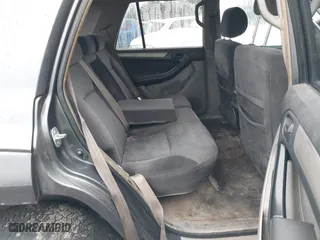 2005 Toyota 4Runner SR5 with VIN JTEZU14R258025609, listed as a IAAI auction lot 41492535 with 111,058 mi miles. Bid and sale history available at carsss.com. Image 8.