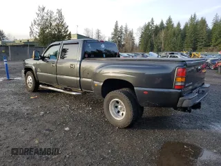 2005 Chevrolet Silverado 3500 LT with VIN 1GCJC33275F832997, listed as a Copart auction lot 84174064 with 205,523 mi miles and Salvage Title. Bid and sale history available at carsss.com. Image 2.