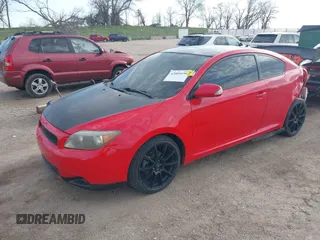 2005 Scion tC z VIN JTKDE167950048609, wystawiony jako IAAI lot #42085650 z przebiegiem 150 360 mil mil oraz . Historia ofert i sprzedaży dostępna na DreamBid. Obrazek 2.