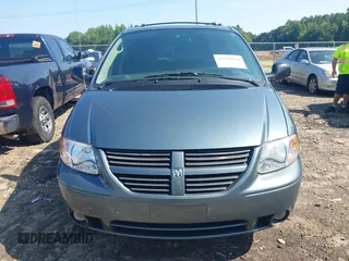 2005 Dodge Caravan SXT z VIN 2D4GP44LX5R581304, wystawiony jako IAAI lot #42709024 z przebiegiem 79 073 mil mil oraz . Historia ofert i sprzedaży dostępna na DreamBid. Obrazek 6.