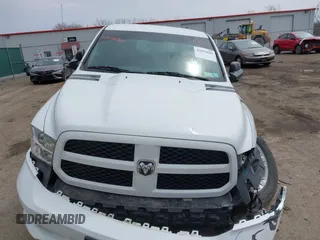2016 Ram 1500 Express z VIN 1C6RR7FT2GS147174, wystawiony jako IAAI lot #42019690 z przebiegiem 53 330 mil mil oraz . Historia ofert i sprzedaży dostępna na DreamBid. Obrazek 12.