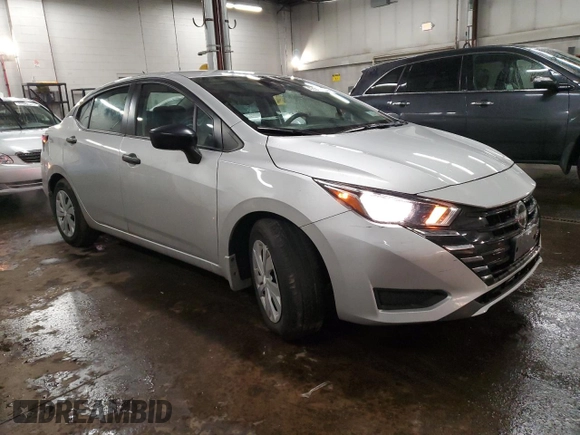 2023 Nissan Versa S z VIN 3N1CN8DV5PL832890, wystawiony jako Copart lot #43511595 z przebiegiem 24 836 mil mil oraz Szkoda całkowita • Salvage title. Historia ofert i sprzedaży dostępna na DreamBid. Obrazek 4.