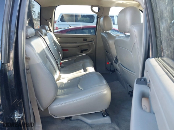 2006 Chevrolet Silverado 1500 LT1 with VIN 2GCEK13T061106215, listed as a IAAI auction lot 41434766 with 154,862 mi miles. Bid and sale history available at carsss.com. Image 8.