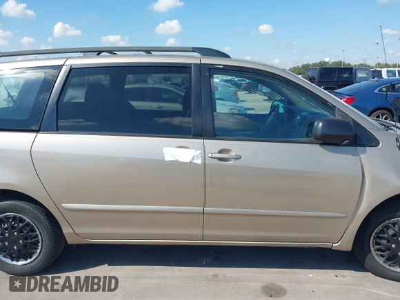 2006 Toyota Sienna CE with VIN 5TDZA23CX6S537308, listed as a IAAI auction lot 40652615 with 141,684 mi miles. Bid and sale history available at carsss.com. Image 13.