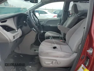 2018 Toyota Sienna LE Auto Access Seat with VIN 5TDKZ3DC1JS908055, listed as a Copart auction lot 53752545 with Not Provided miles and Salvage Title. Bid and sale history available at DreamBid. Image 7.