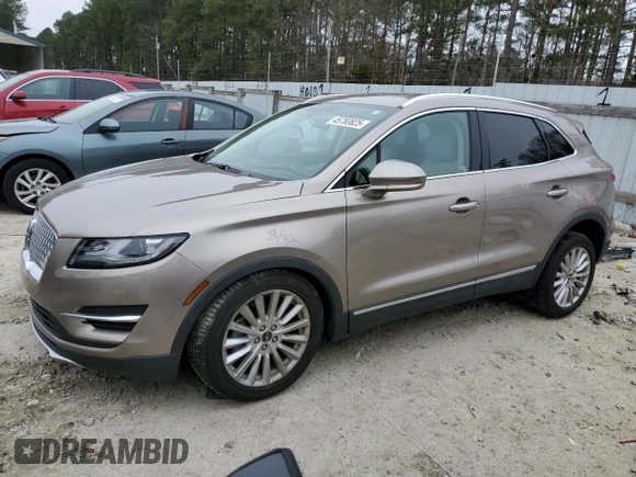 2019 Lincoln MKC Standard z VIN 5LMCJ1C9XKUL26497, wystawiony jako Copart lot #45780825 z przebiegiem 32 216 mil mil oraz Szkoda całkowita • Salvage title. Historia ofert i sprzedaży dostępna na DreamBid. Obrazek 1.