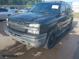 2005 Chevrolet Avalanche LS with VIN 3GNEC12Z95G116080, listed as a IAAI auction lot 42041702 with 190,358 mi miles. Bid and sale history available at carsss.com. Image 2.