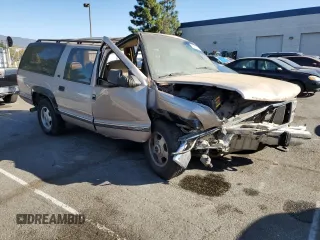 1993 GMC Suburban z VIN 1GKGK26NXPJ711771, wystawiony jako Copart lot #85515174 z przebiegiem 63 064 mil mil oraz Szkoda całkowita • Salvage title. Historia ofert i sprzedaży dostępna na DreamBid. Obrazek 4.