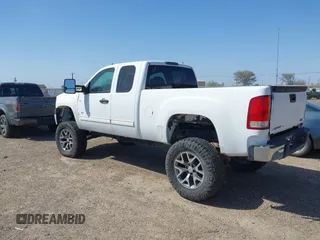 2007 GMC Sierra 1500 with VIN 2GTEC19Y371626510, listed as a IAAI auction lot 41805416 with 179,677 mi miles and . Bid and sale history available at DreamBid. Image 3.